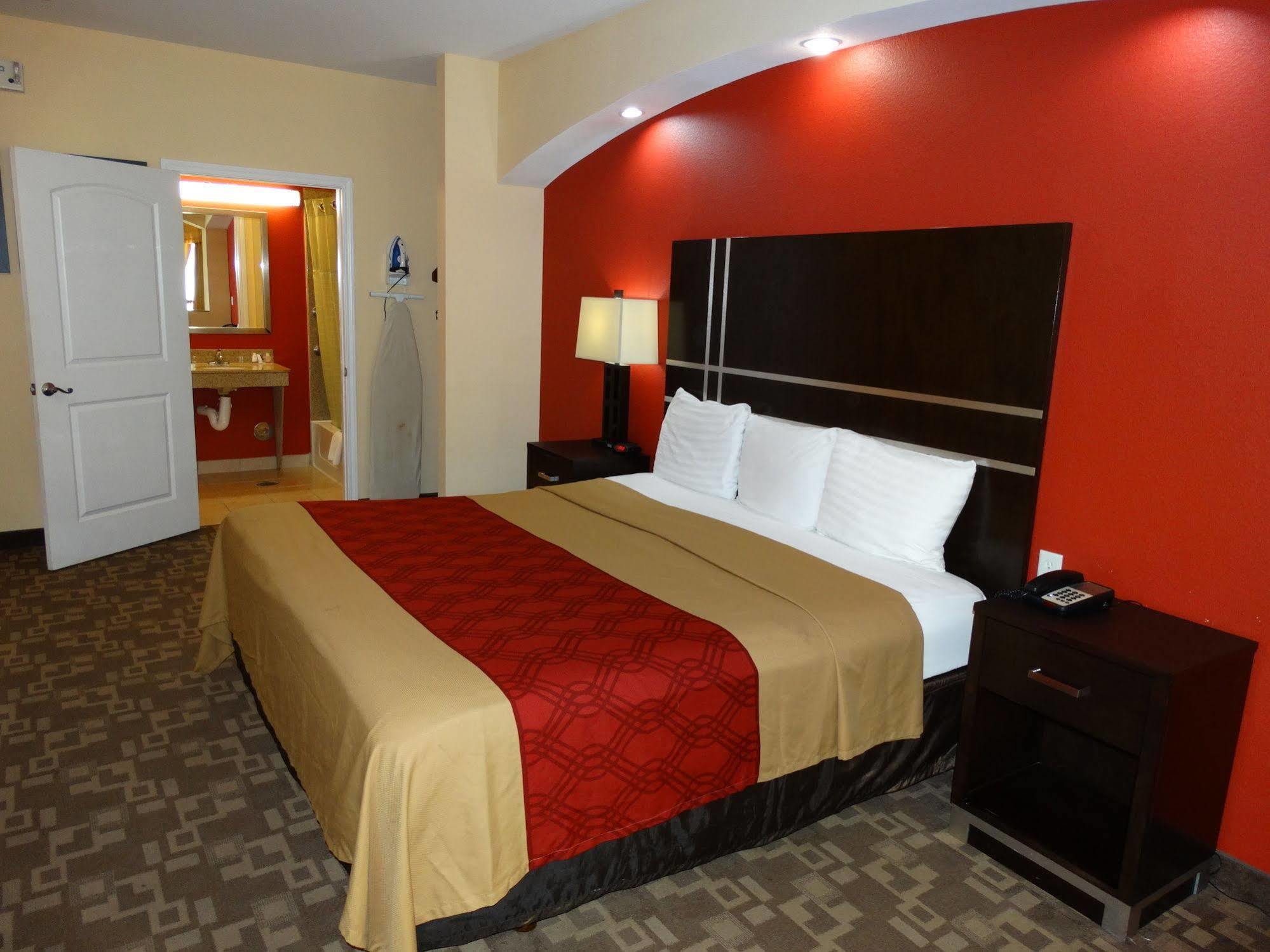 Regency Inn & Suites - Baytown Exterior photo